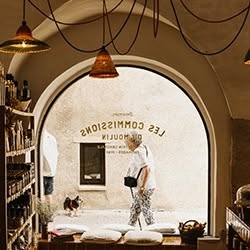 Les Commissions, café-épicerie, Lourmarin - Horaires d'ouverture