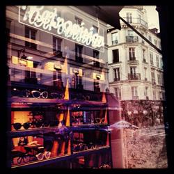 Vitrine du magasin RETROVISIONS, Paris - Horaires d'ouverture