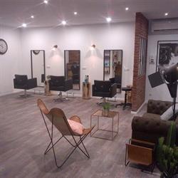 LE SALON by Claire, Still - Horaires d'ouverture