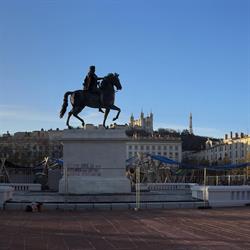 Lyon International, - Horaires d'ouverture