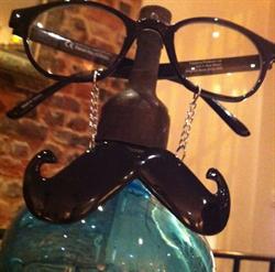 Moustache, Paris - Horaires d'ouverture