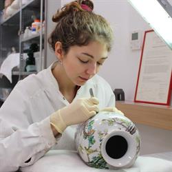 Restauration d'objets d'art en céramique et verre – Atelier Marion-Andrès, Paris - Horaires d'ouverture